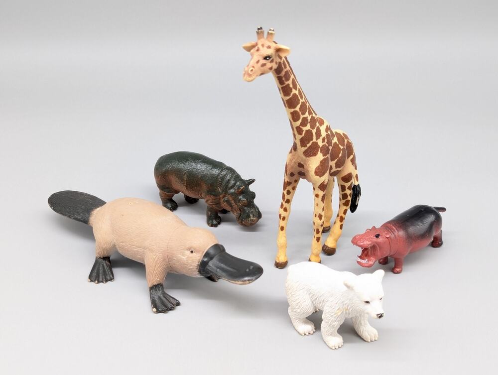 Blip Toys China Unbranded Lot of Wildlife Safari Animals Giraffe Hippo Bear +